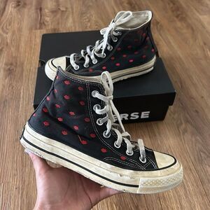 CONVERSE all Star Chuck Taylor hi top black kiss lip embroidered lace up shoes 7